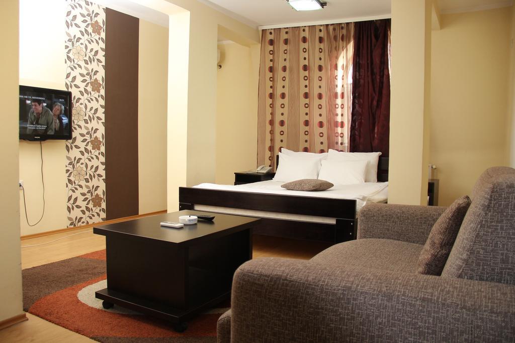 Garni Hotel Rile Men Ni Zimmer foto