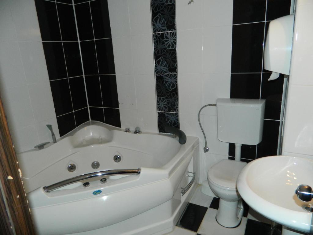 Garni Hotel Rile Men Ni Zimmer foto